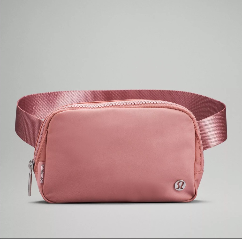 Lululemon Everywhere belt bag pink pastel (2 for 100)